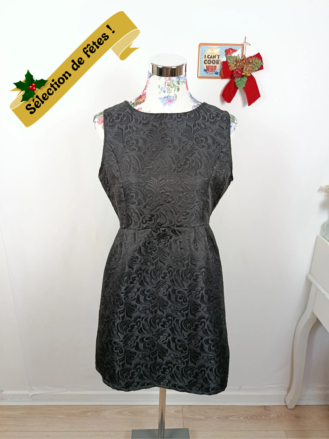 ✨Robe noire vintage 80/90s satinée - motifs fleuris baroques en relief✨