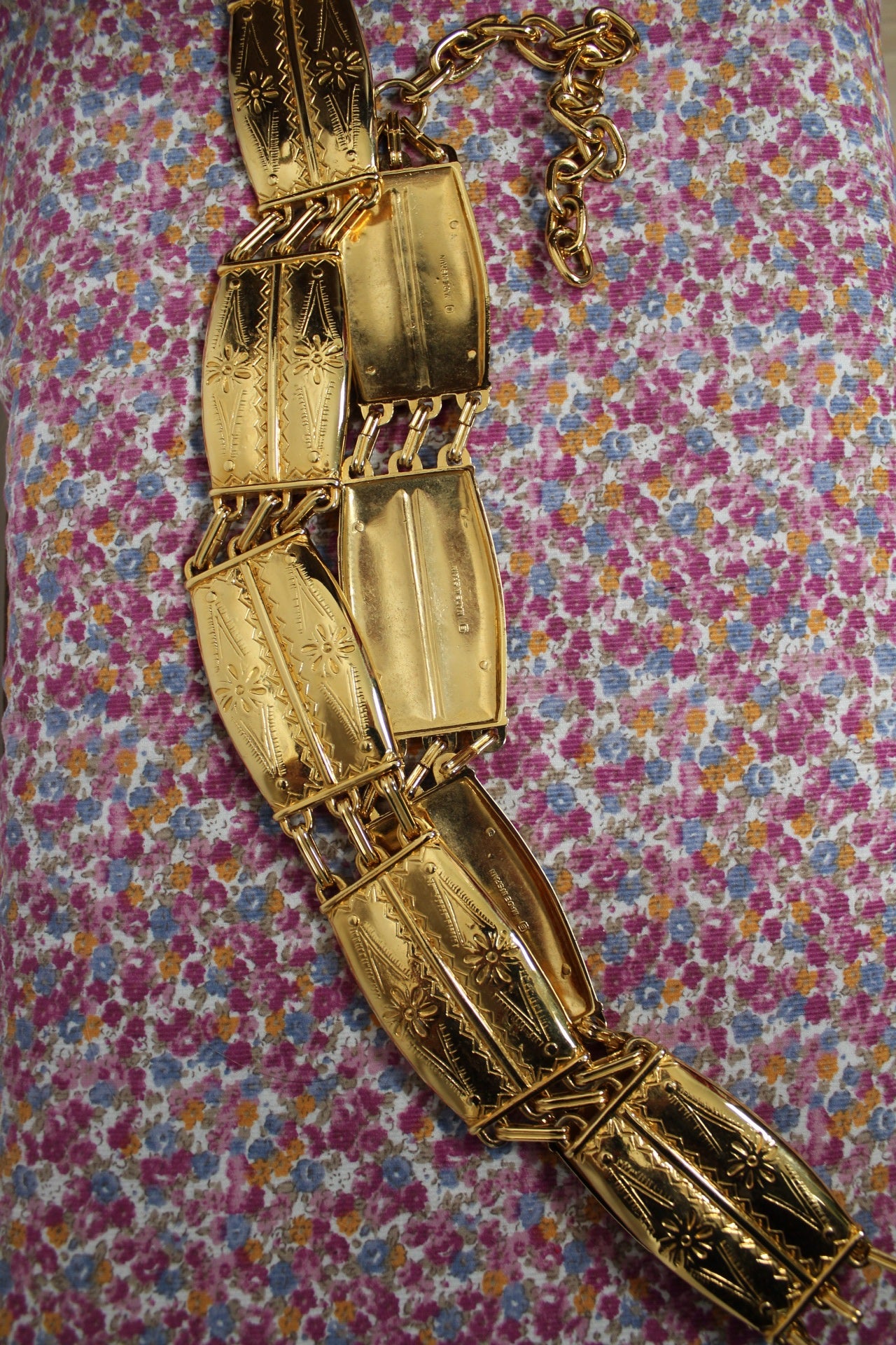 🌸🍒Ceinture en métal doré vintage 80's gravures fleuries - made in Spain 🍒🌸