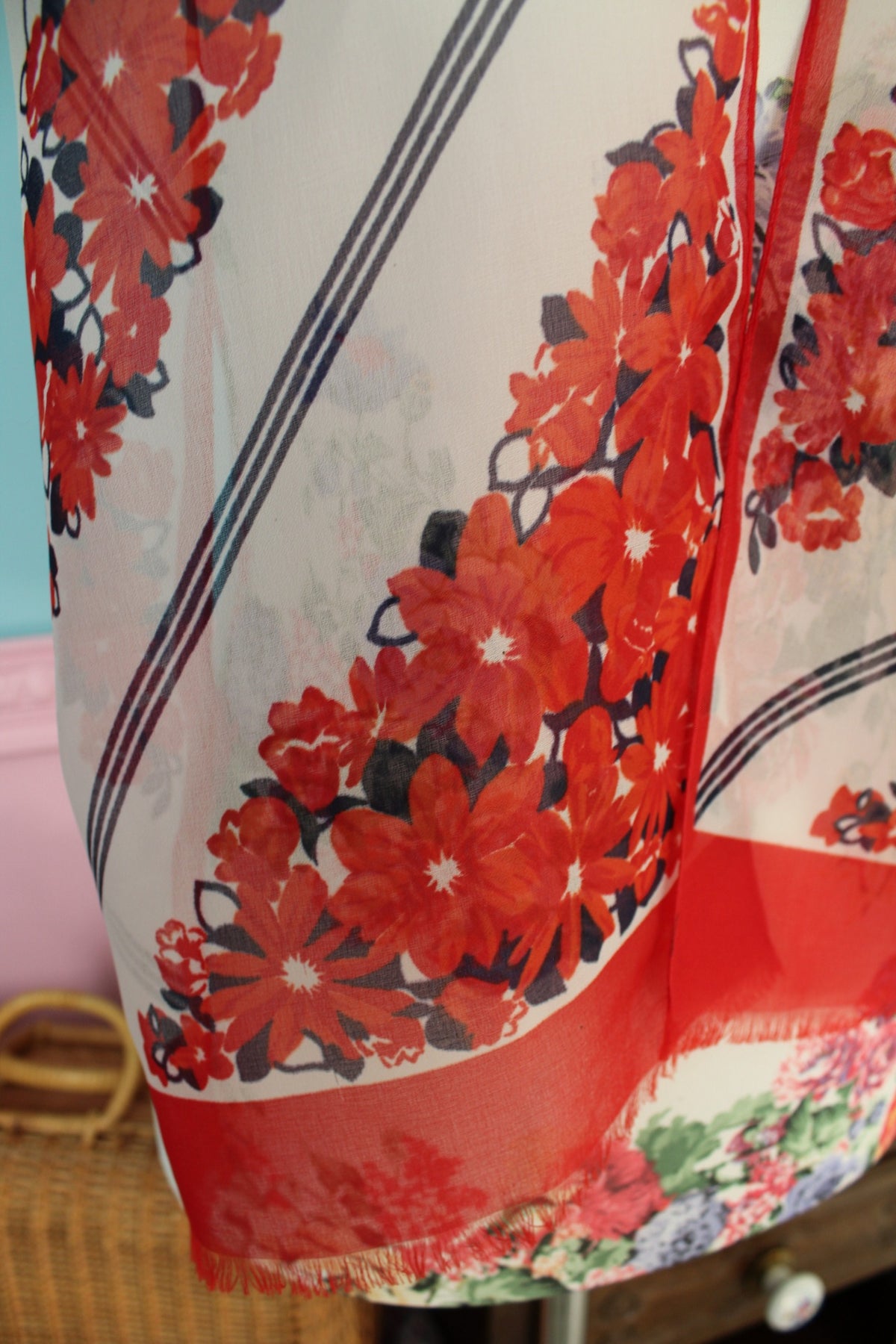 Foulard vintage années 70 guirlandes de fleurs romantiques