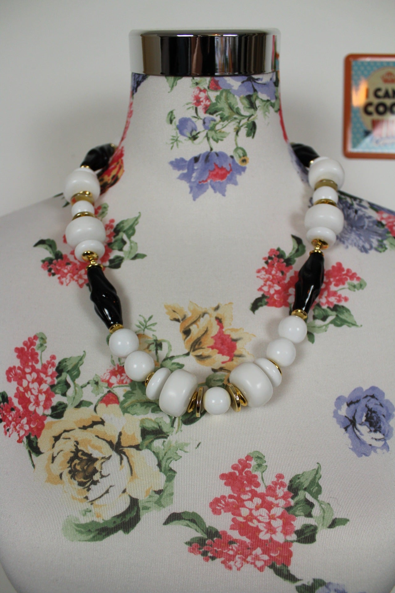 🌸Collier vintage 80's perles blanches, noires & dorées - long et chic !🍒