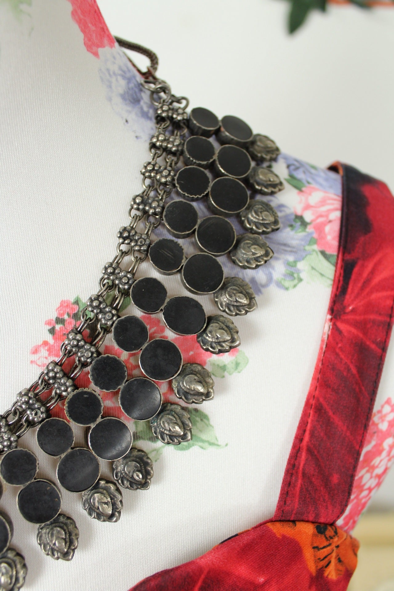 🌸🍒Collier vintage 90's bohème/ethnique en métal gris🍒🌸