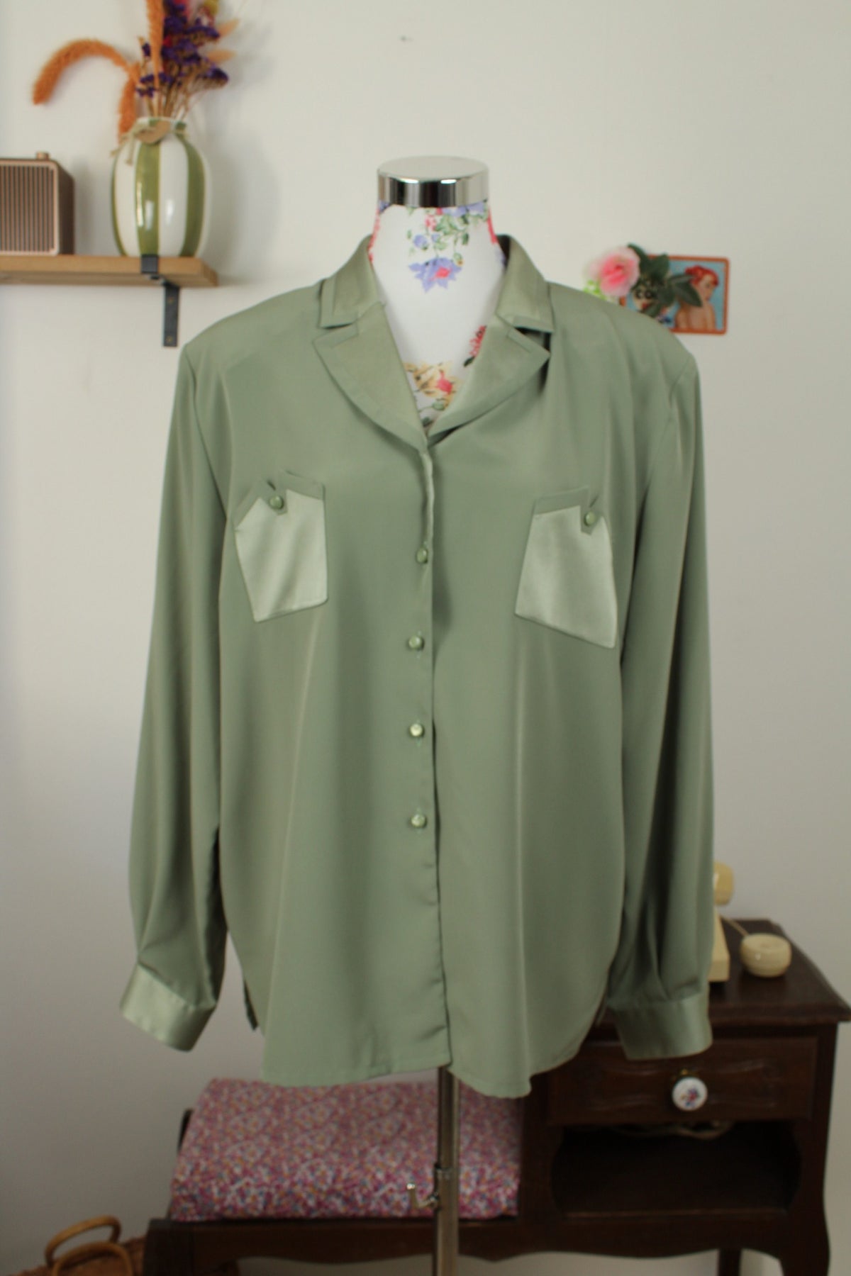 Chemise vintage années 80/90 vert sauge satinée - chic made in France - Taille 46/48