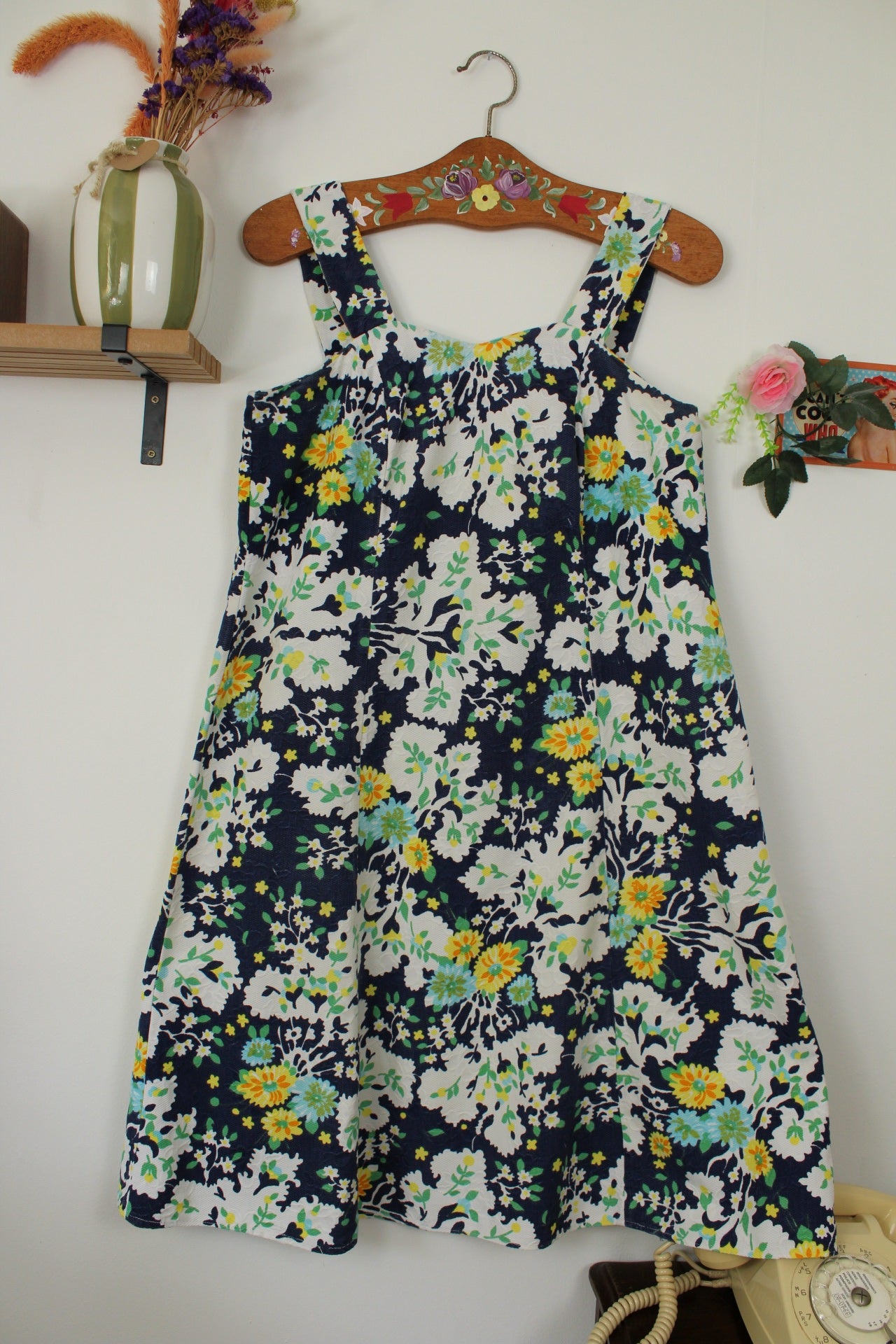 🌸🍒Robe vintage années 60 tissu fleuri en relief - coupe patineuse - Taille 38🍒🌸
