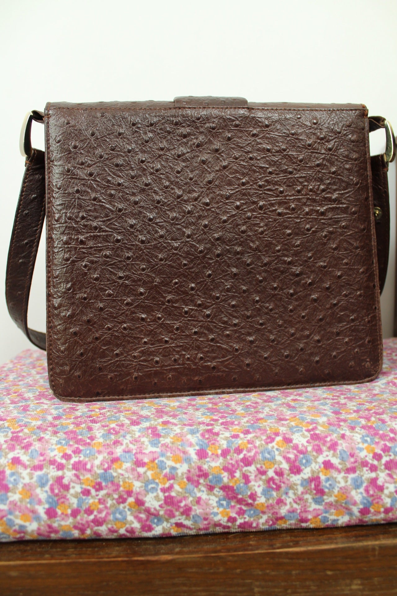 🌸🍒Sac vintage 70/80's cuir texturé imitation autruche & fermoir doré🍒🌸