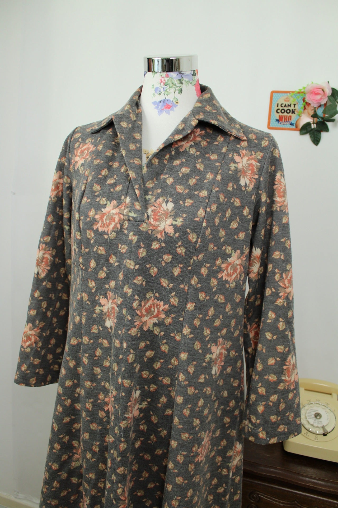 🌸🍒Robe vintage 70/80's grise fleurie évasée col chemise - T.40/42🍒🌸
