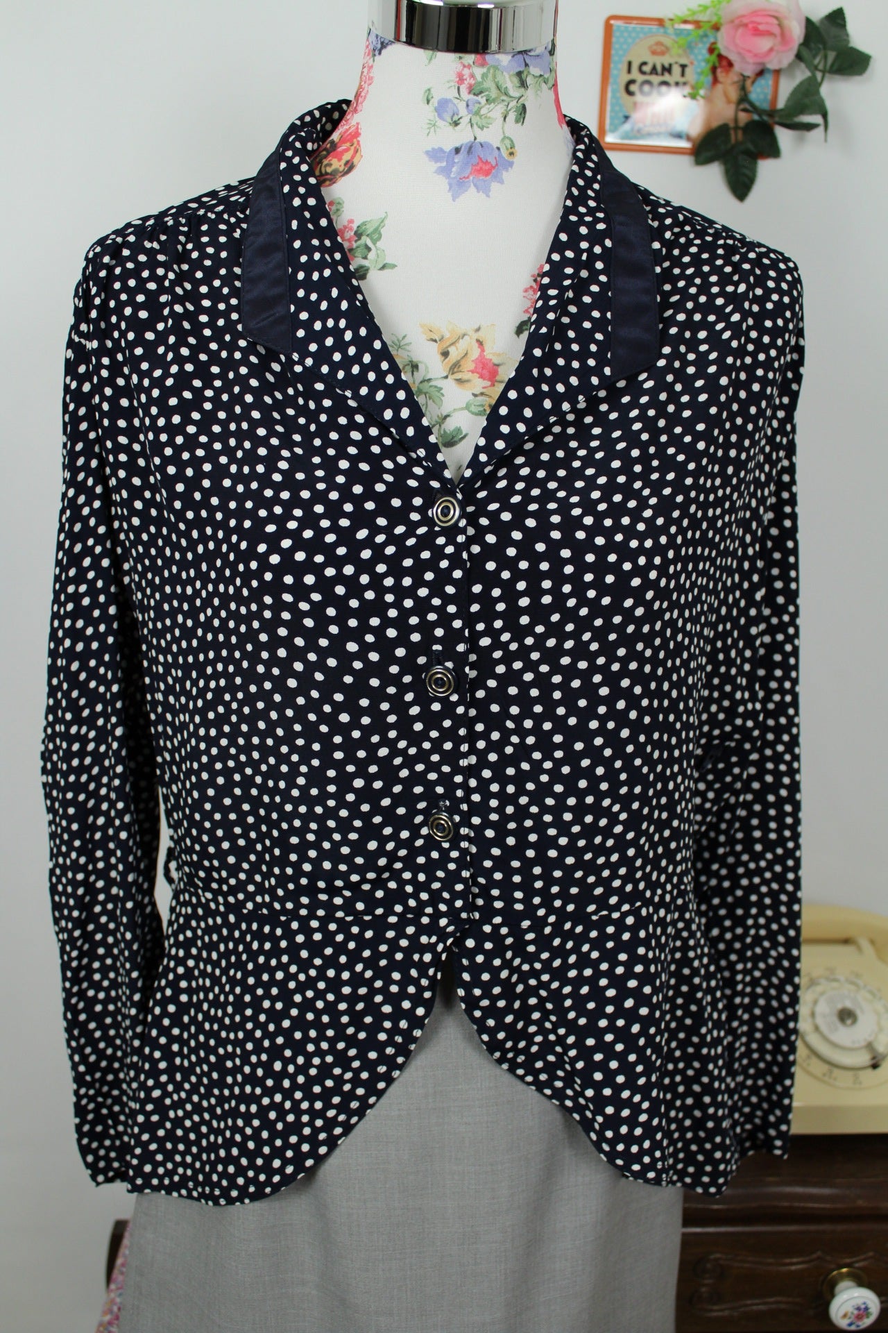 🌸🍒Blouse vintage 80's à pois pin-up - ourlet en V arrondi - Taille 40🍒🌸