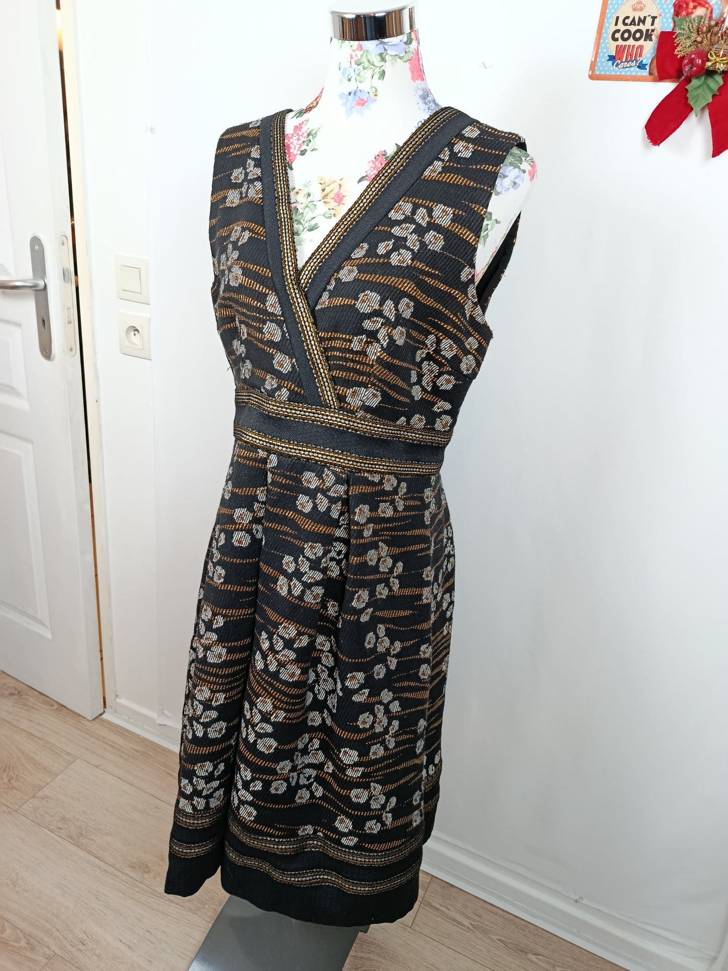 ✨Robe épaisse noire brodée or et argent - Maison 1.2.3 - style chic d'hiver✨