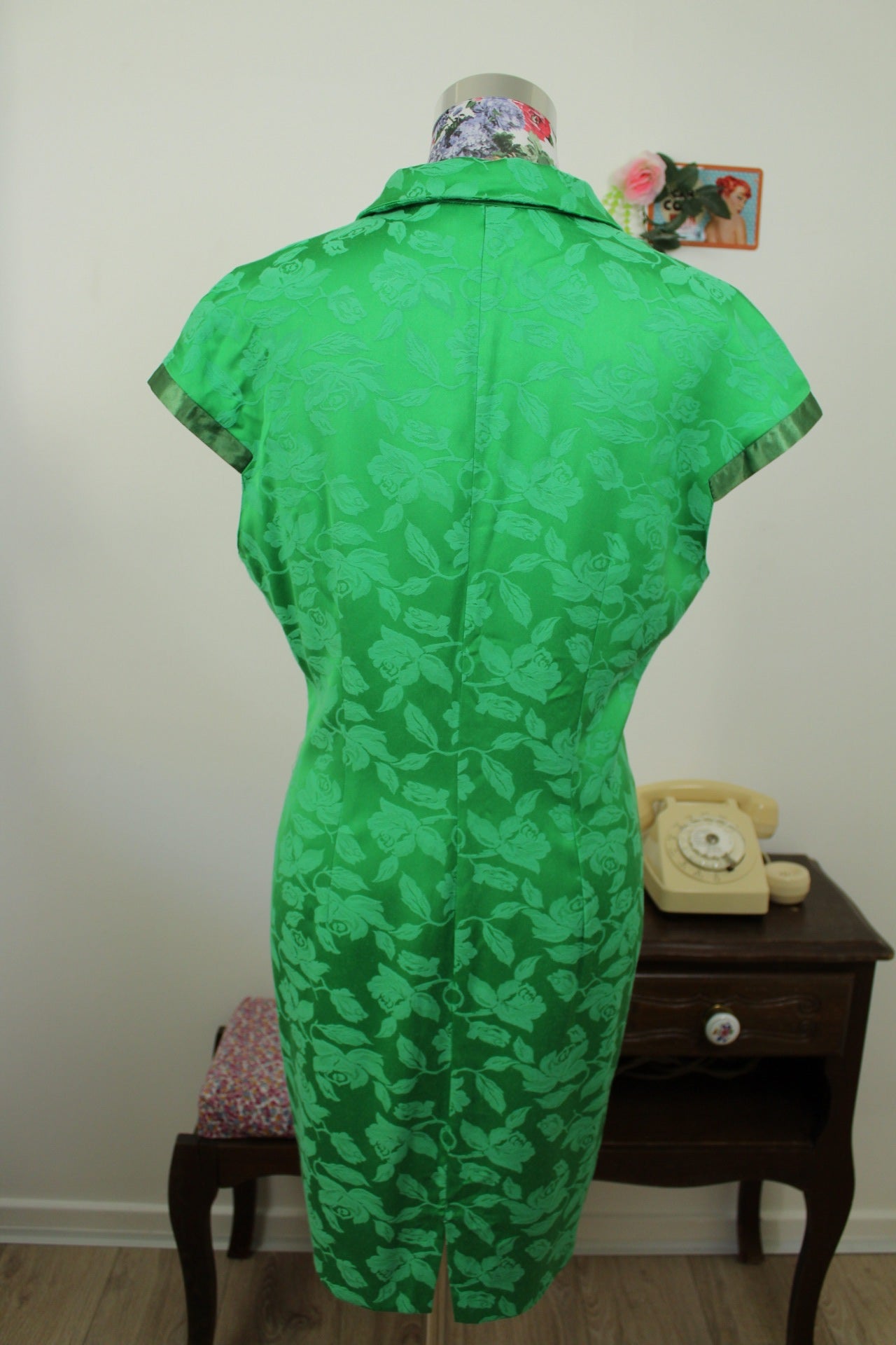 🌸🍒Robe vintage 80/90s romantique vert satiné & roses ton sur ton - Taille 40🍒🌸