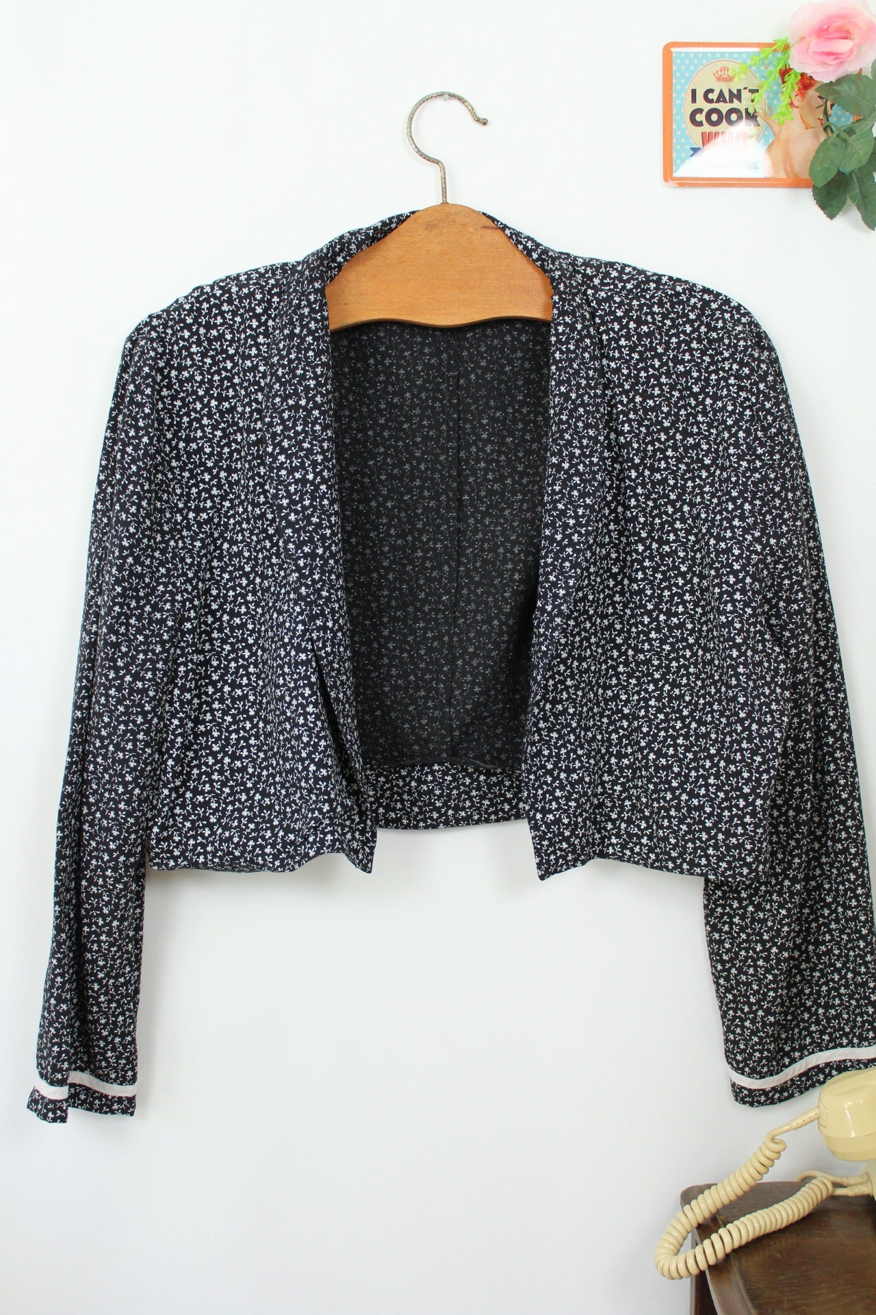 🌸🍒Boléro vintage 90's noir imprimé de petites fleurs liberty bohème - Taille 38 à 42🍒🌸