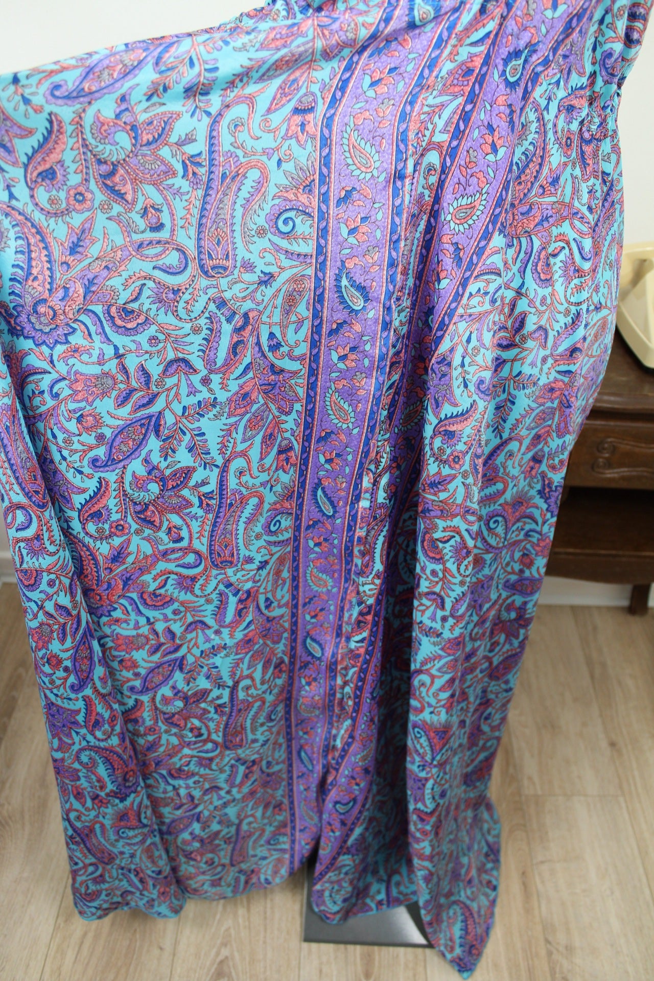 🌸🍒Robe longue en soie summer vives turquoise, paisley & fleurs stylisées - Taille 40/42🍒🌸