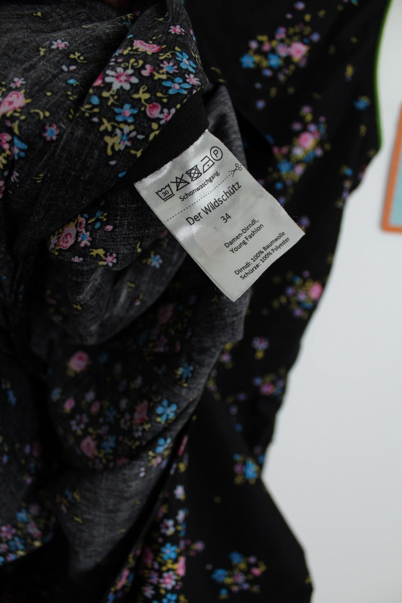 🌸🍒Dirndl bavarois moderne fleuri & laçage flashy - Taille 34🍒🌸