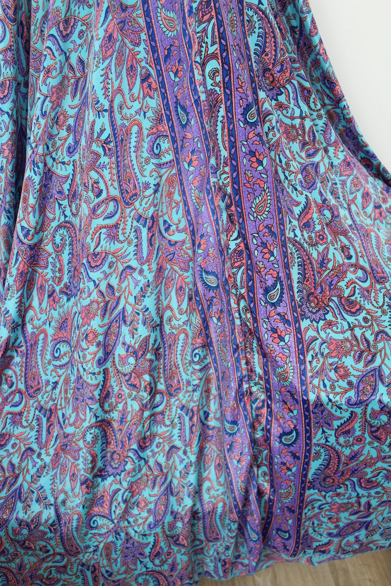 🌸🍒Robe longue en soie summer vives turquoise, paisley & fleurs stylisées - Taille 40/42🍒🌸