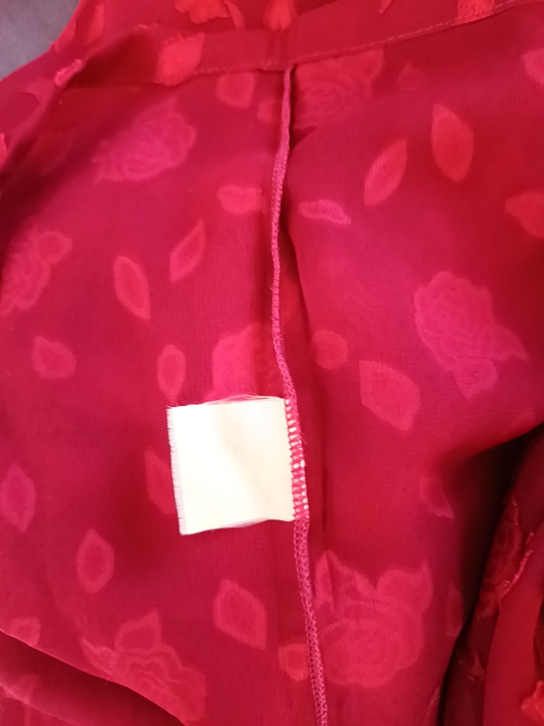 ✨Blouse vintage fleurie motifs roses et pétales - boutonnière satinée✨