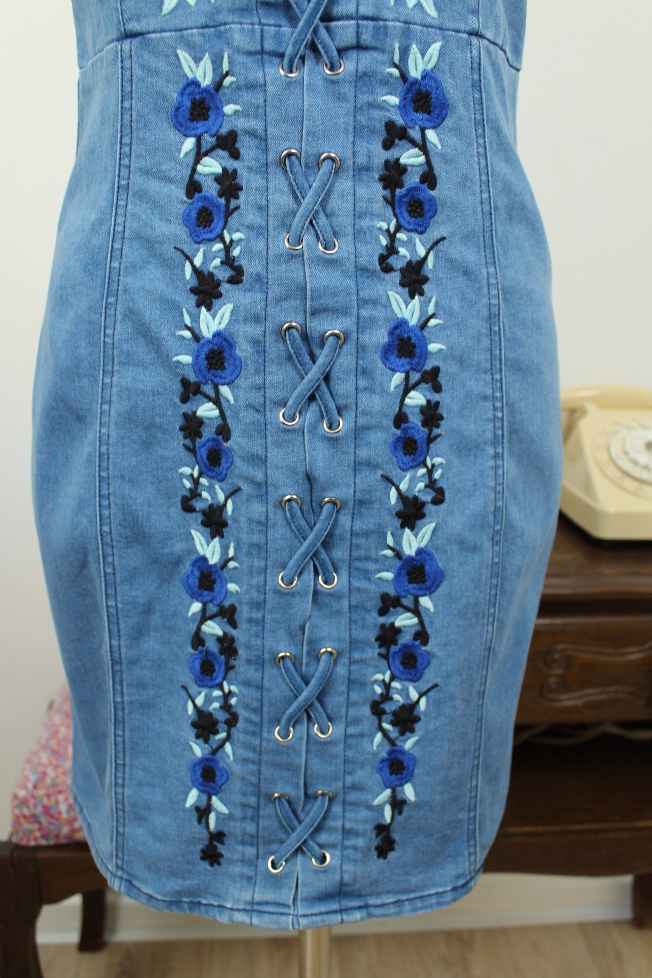 🌸🍒Robe en jean denim Y2k 2000's laçage & bordries florales - Taille 38🍒🌸