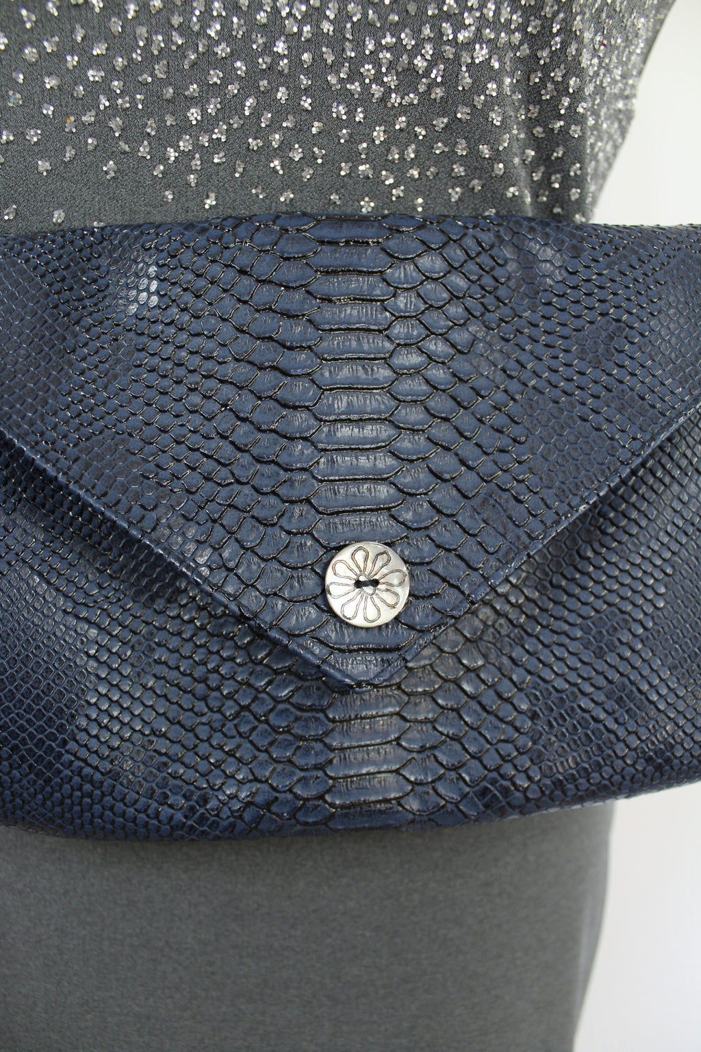 ✨Sac pochette en relief croco et intérieur bleu satin✨