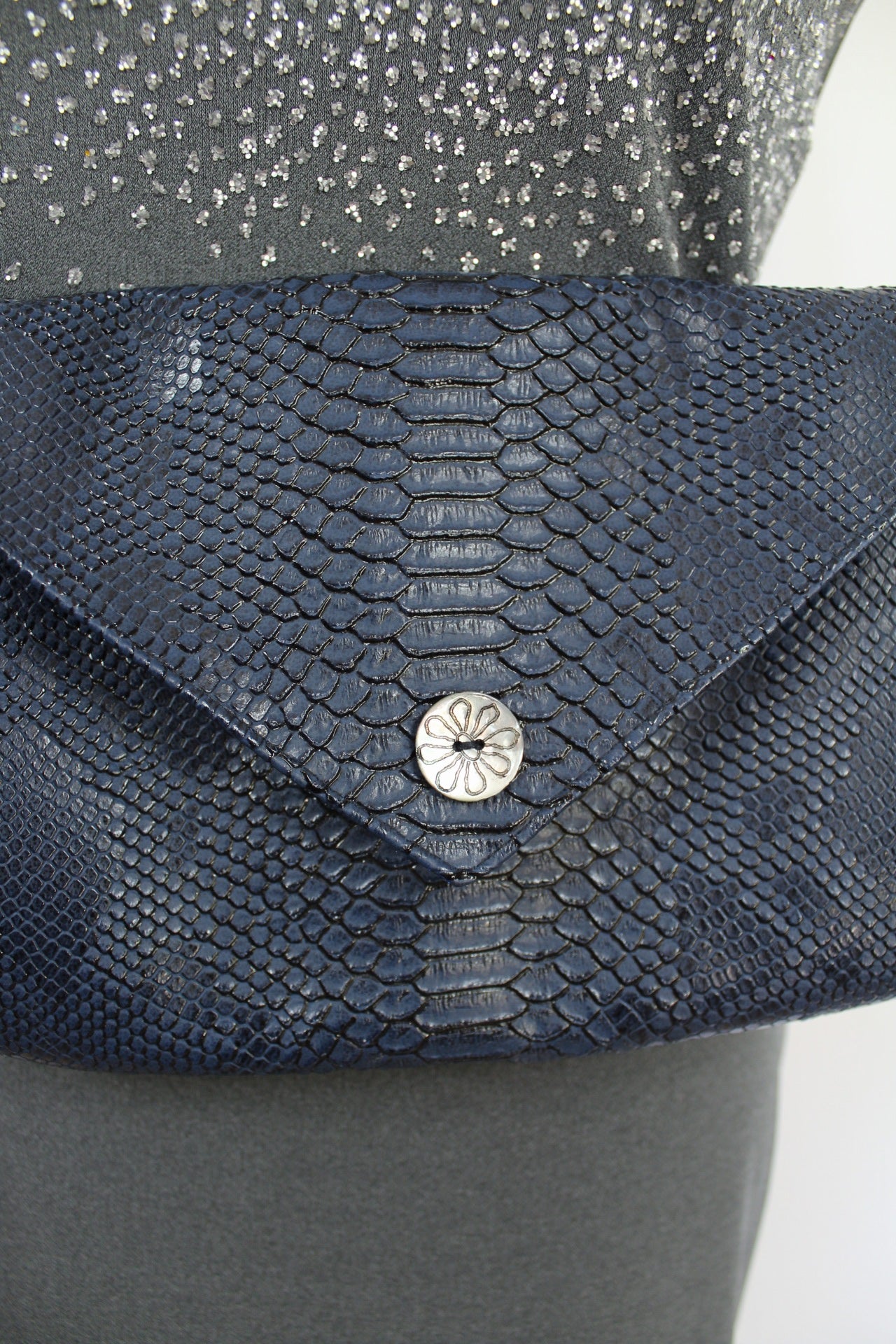 ✨Sac pochette en relief croco et intérieur bleu satin✨
