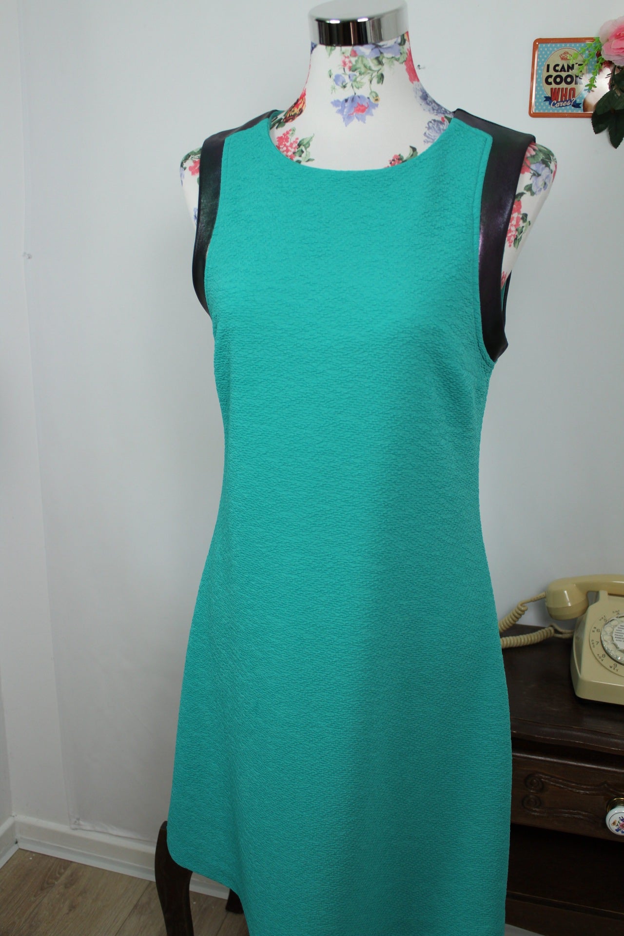 🌸🍒Robe Cop Copine vert bleuté texturée & bande lumineuse arc-en-ciel - Taille 38🍒🌸