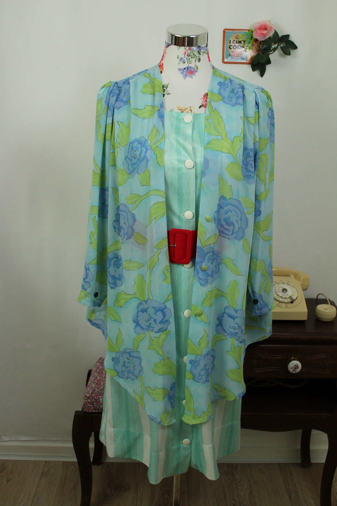 🌸🍒Cardigan léger vintage 90's fait main - fleurs tons pastel - pièce unique - Taille 40 à 44🍒🌸