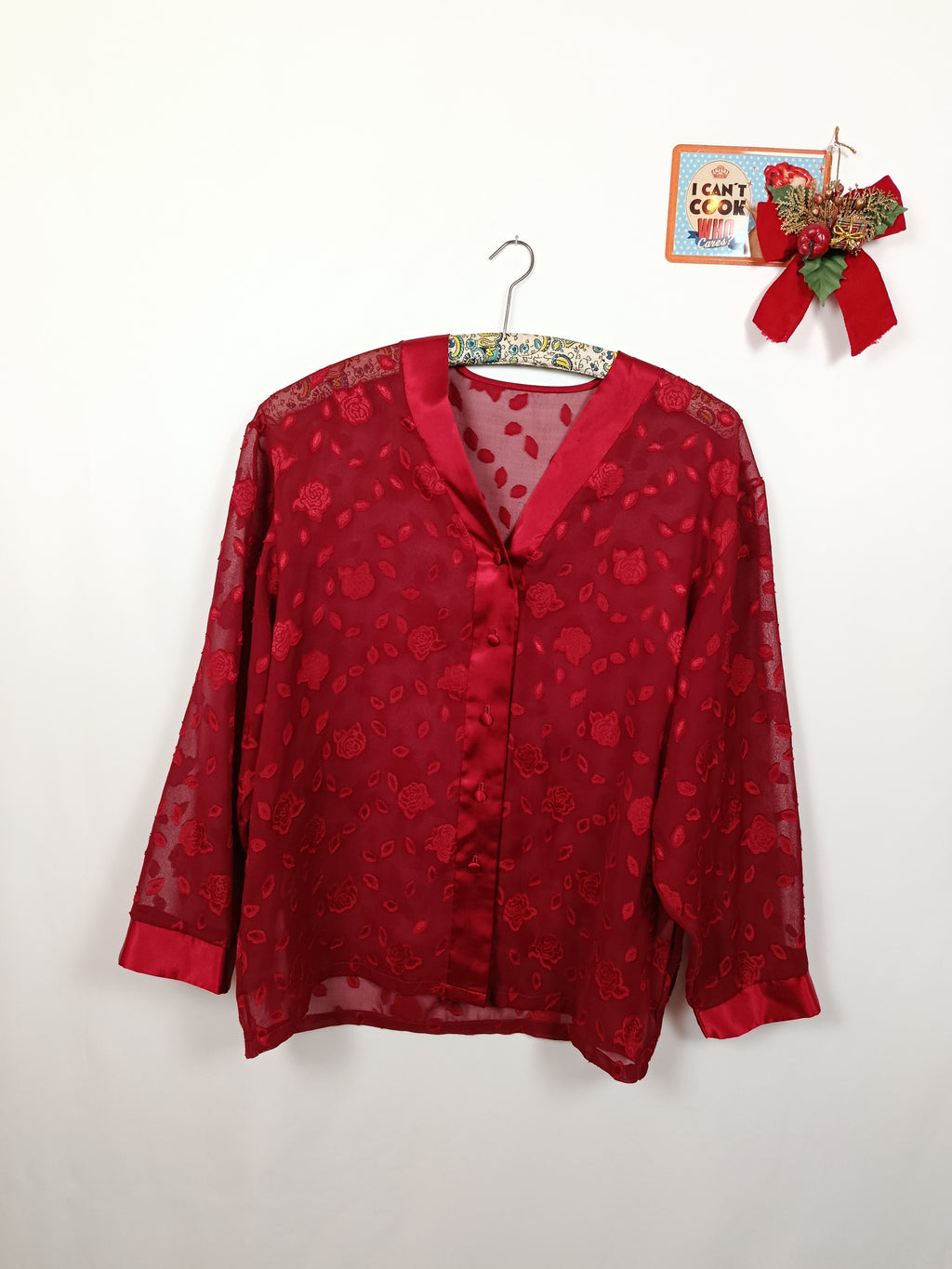 ✨Blouse vintage fleurie motifs roses et pétales - boutonnière satinée✨