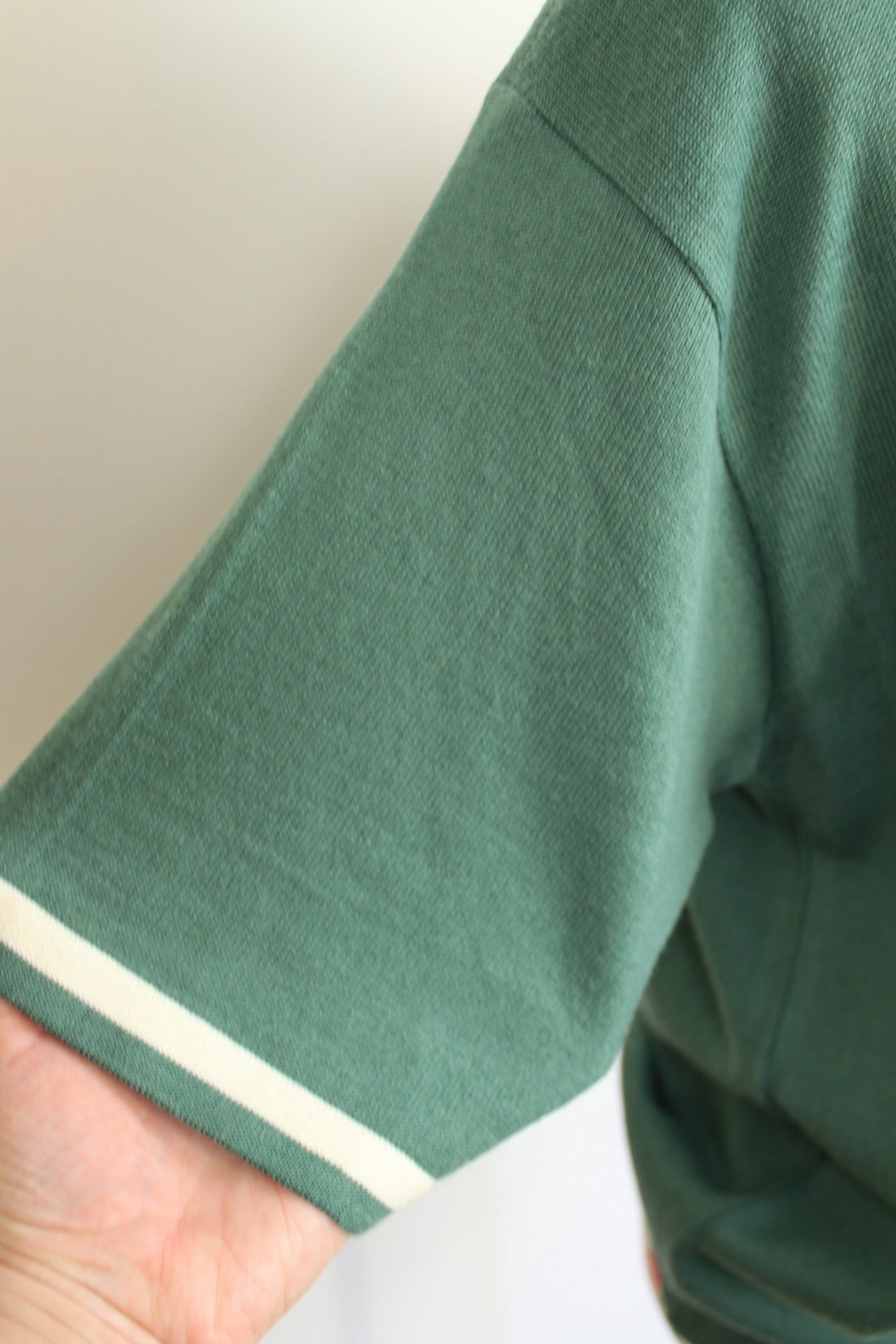 🌸Pull vintage 80's vert sapin -motifs brodés central feuilles en arabesque🍒