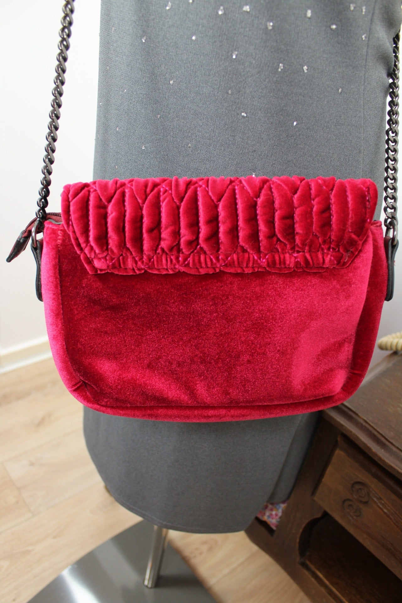 🌸🍒Sac de soirée velours framboise matelassé & perles nacrées🍒🌸