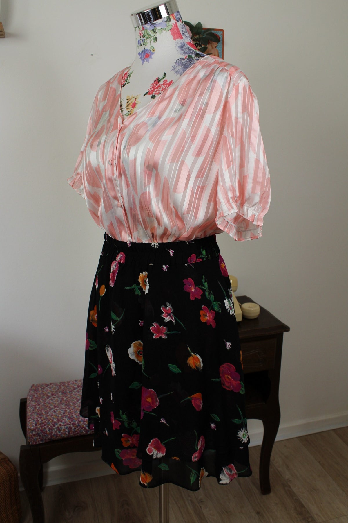 🌸🍒Blouse rétro rayée blanc satiné & demi-sphères roses pastel romantique - Taille 42/44🍒🌸