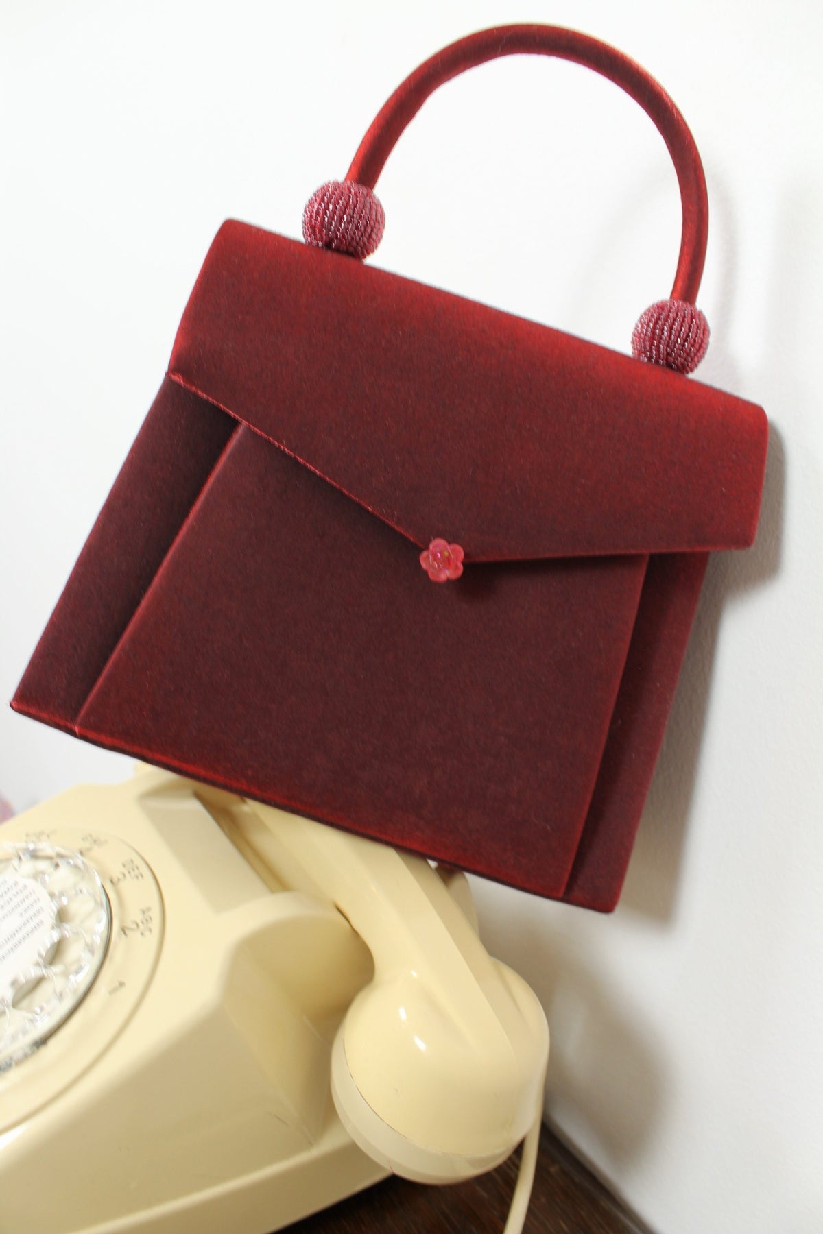 🌸🍒Sac rétro pin-up/rockabilly bordeaux satiné & perles🍒🌸