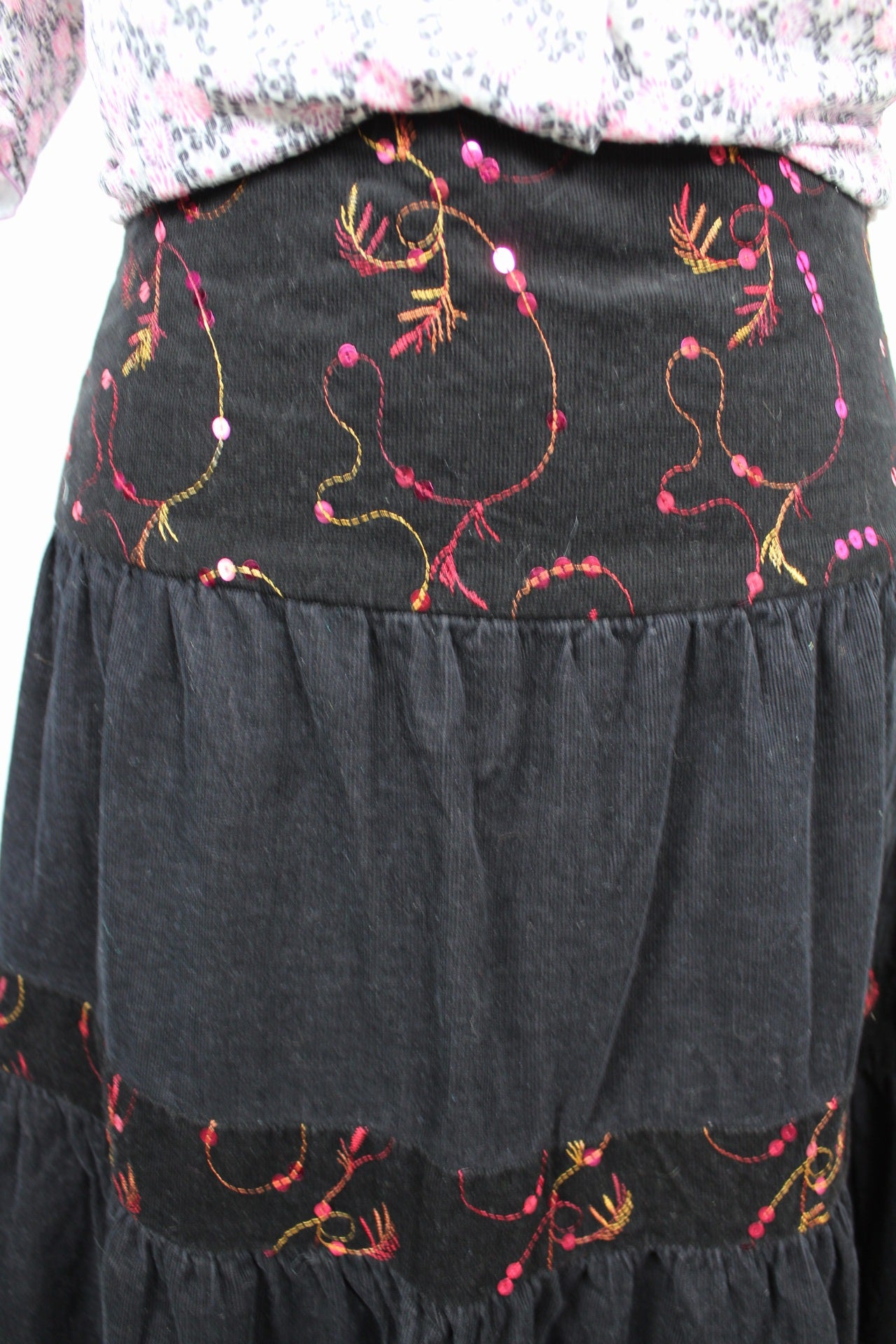 🌸🍒Jupe vintage 90's en velours côtelé brodé - esprit bohème romantique - Taille 38🍒🌸