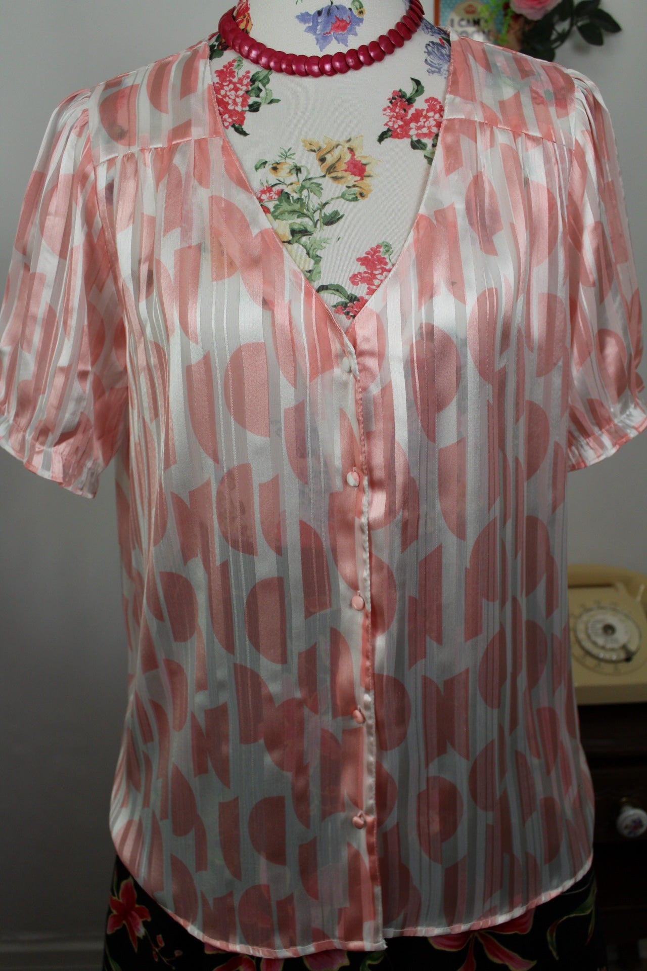 🌸🍒Blouse rétro rayée blanc satiné & demi-sphères rose pastel romantique - Taille 42/44🍒🌸