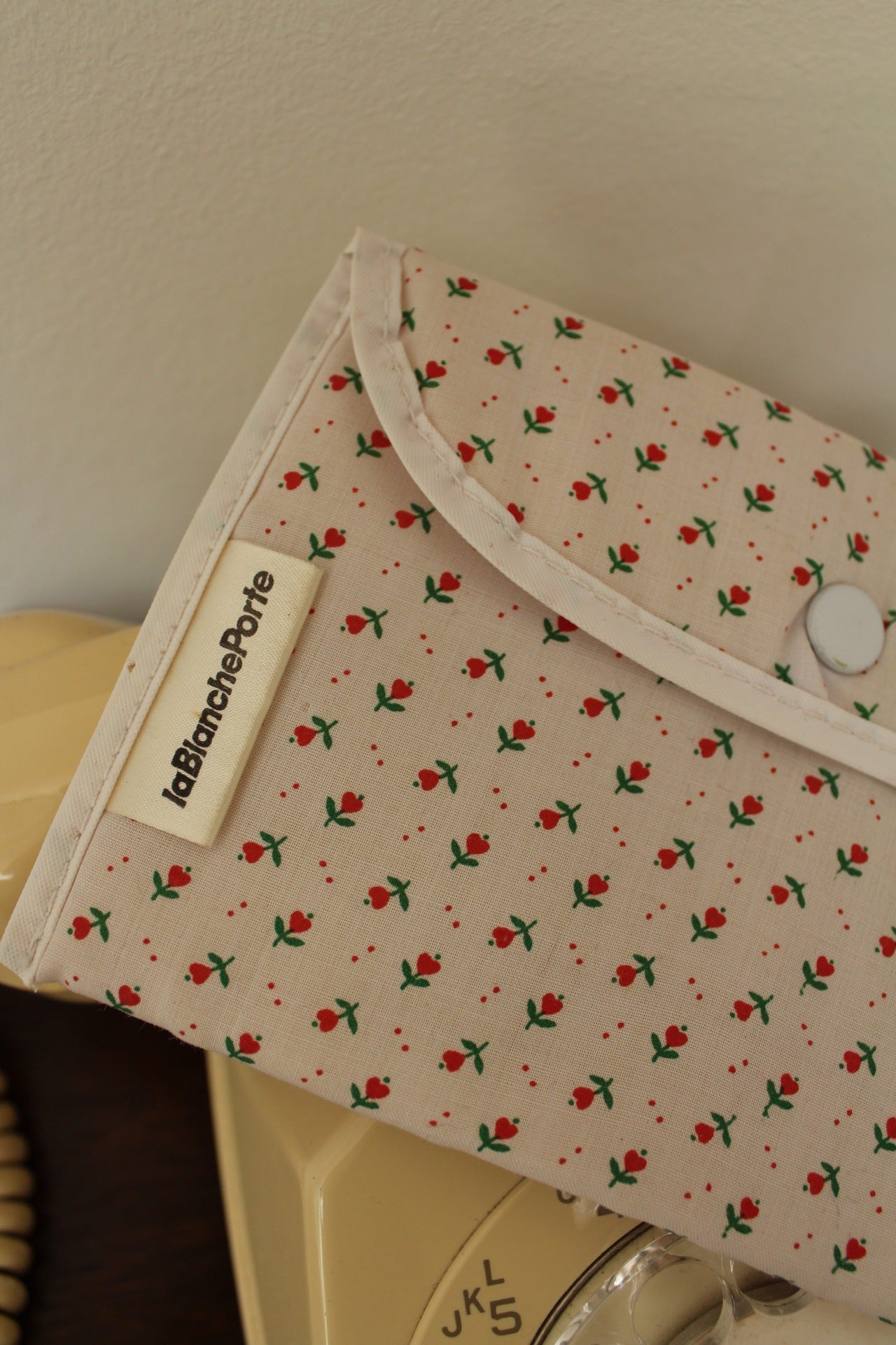 🌸🍒Pochette vintage années 80/90 imprimé fleurs en forme de cœur🍒🌸