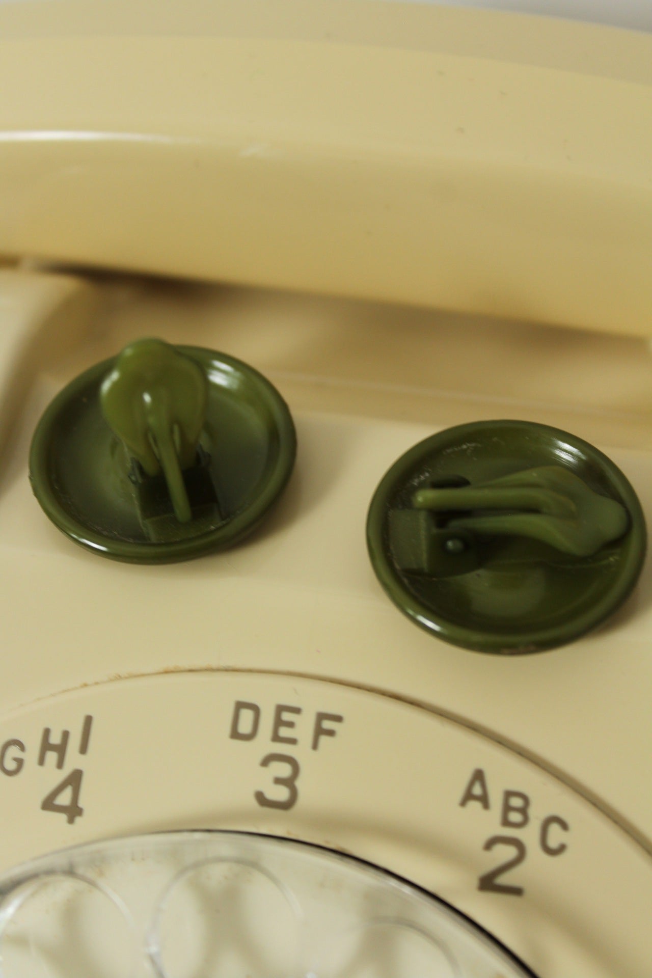 🌸🍒Boucles d'oreilles vintage 80's plates vert foncé🍒🌸