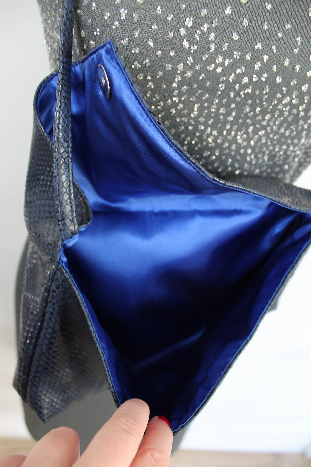 ✨Sac pochette en relief croco et intérieur bleu satin✨