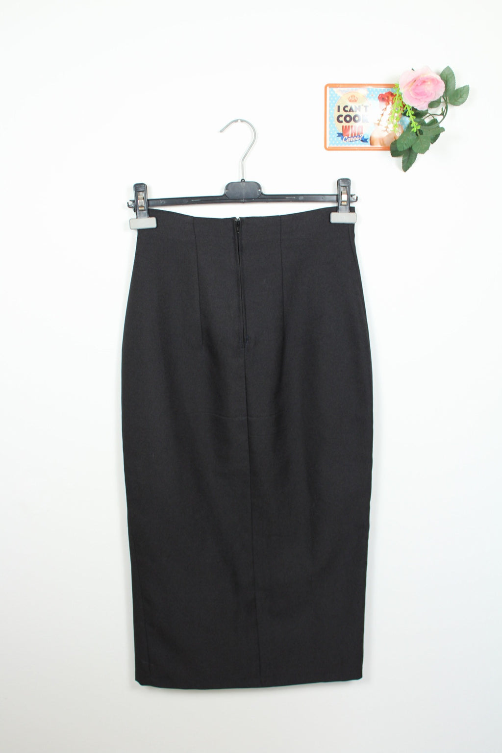 ✨Jupe crayon longue vintage chic - détails satinés et boutons dorés ✨