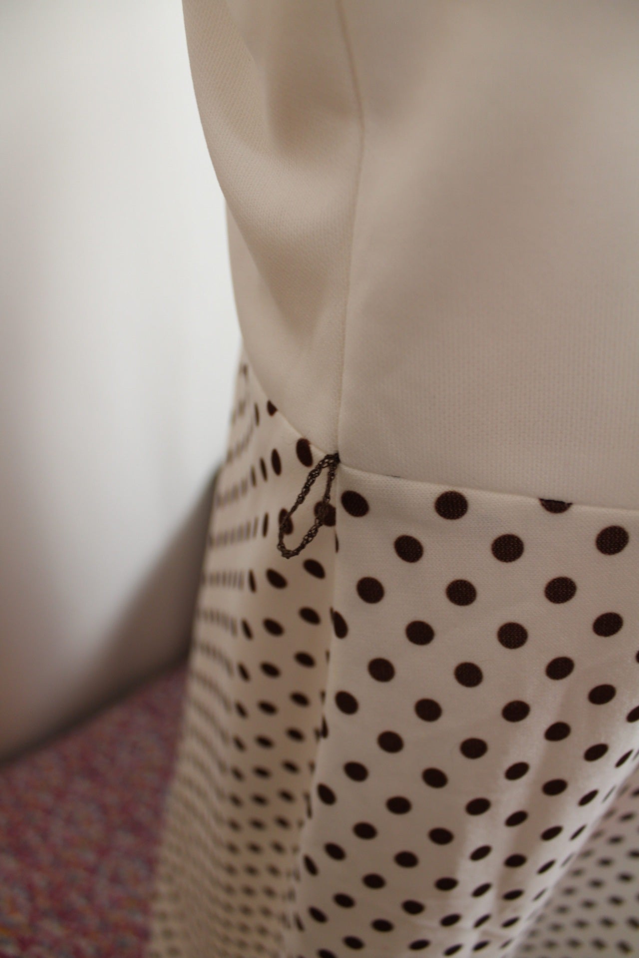 🌸🍒Robe blanche vintage 70's style pin-up à pois marron - col chemise - Taille 42/44🍒🌸