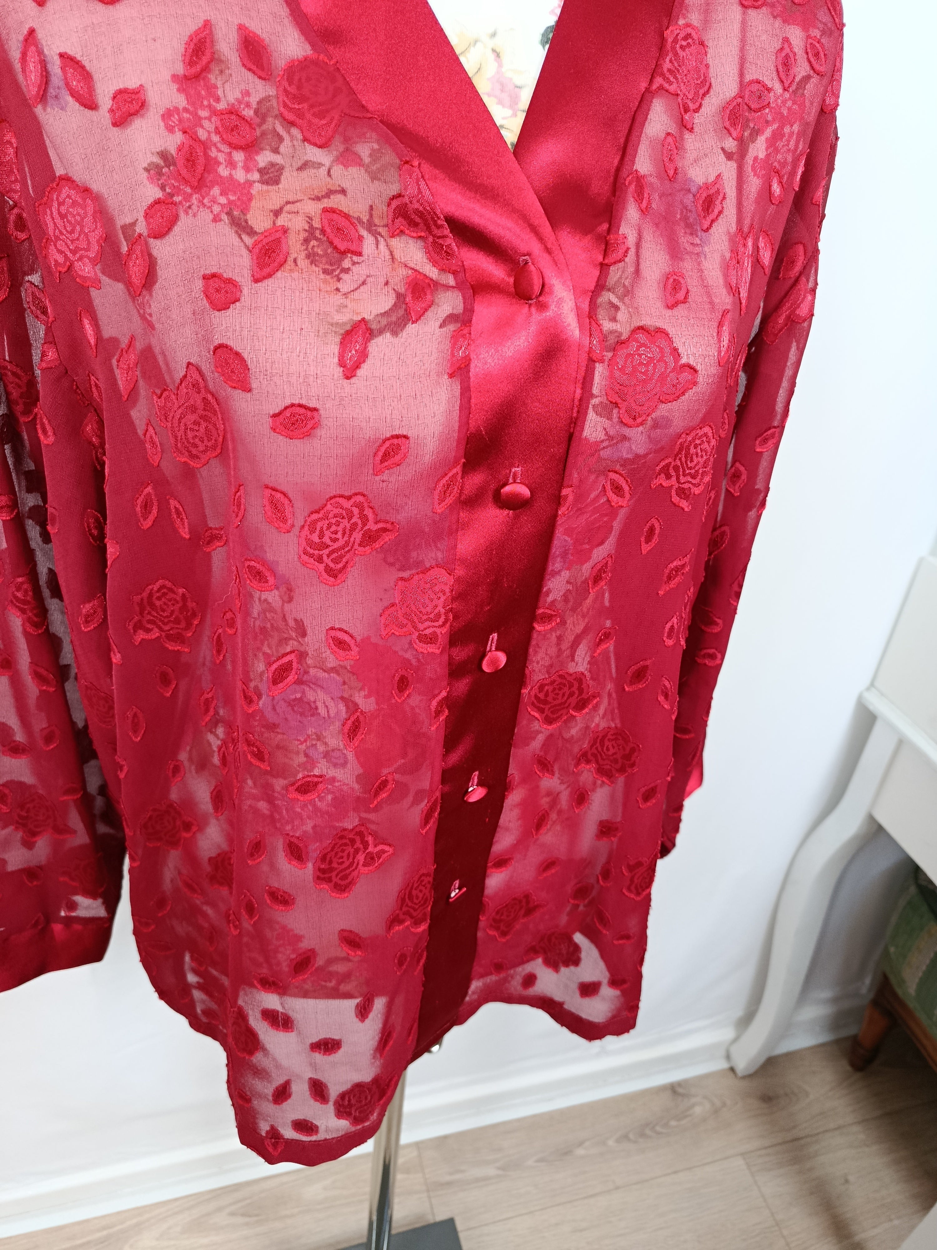 ✨Blouse vintage fleurie motifs roses et pétales - boutonnière satinée✨