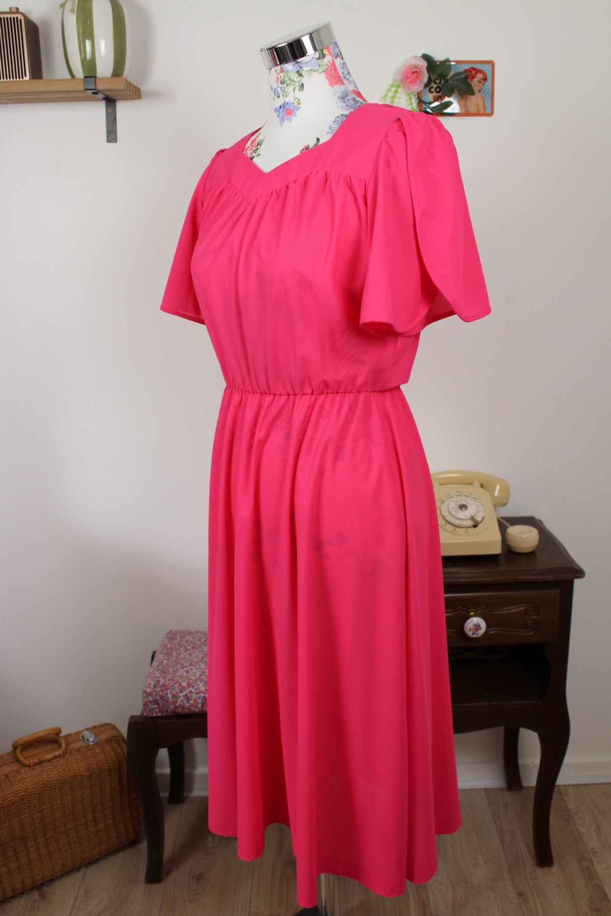 Robe vintage années 80 fuchsia flashy & manches retombantes fendues - Taille 36/38