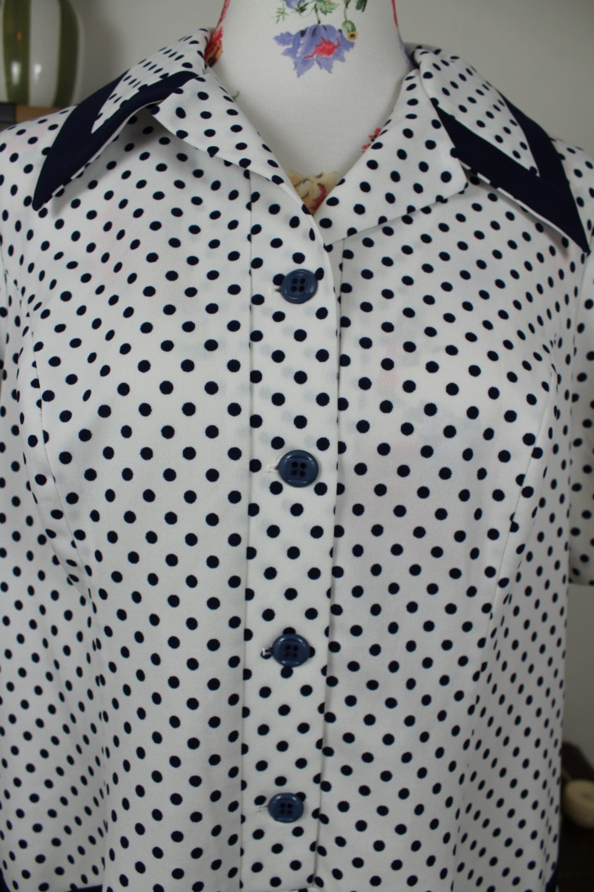 Robe vintage années 80 pin-up/rockabilly à pois marine - col chemise - Taille 40/42