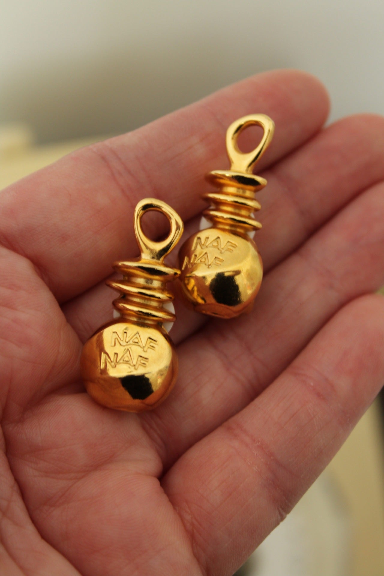 🌸🍒Boucles d'oreilles clips vintage Naf Naf années 80/90 - métal doré brillant🍒🌸