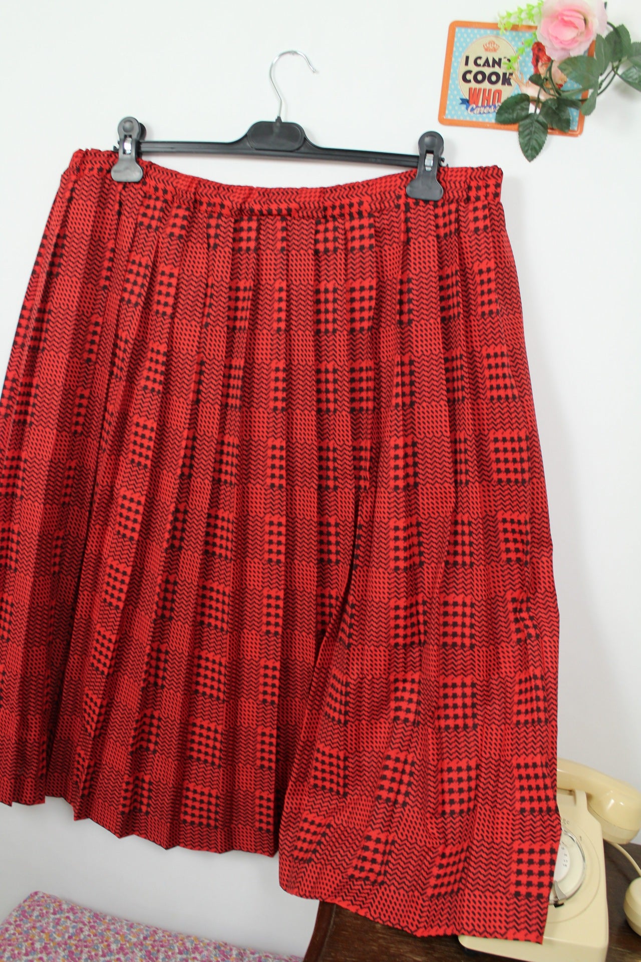🌸🍒Jupe plissée vintage 80's rouge motifs graphiques - Taille 48/50🍒🌸