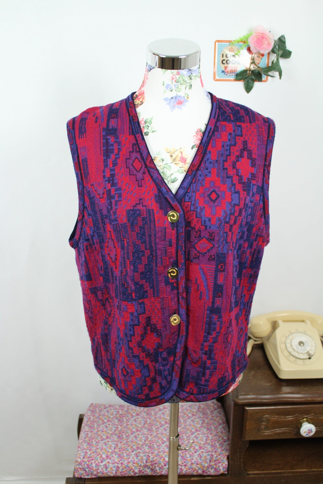 🌸🍒Gilet vintage Devernois Paris 80's - jacquard graphique bordeaux & violet 🍒🌸