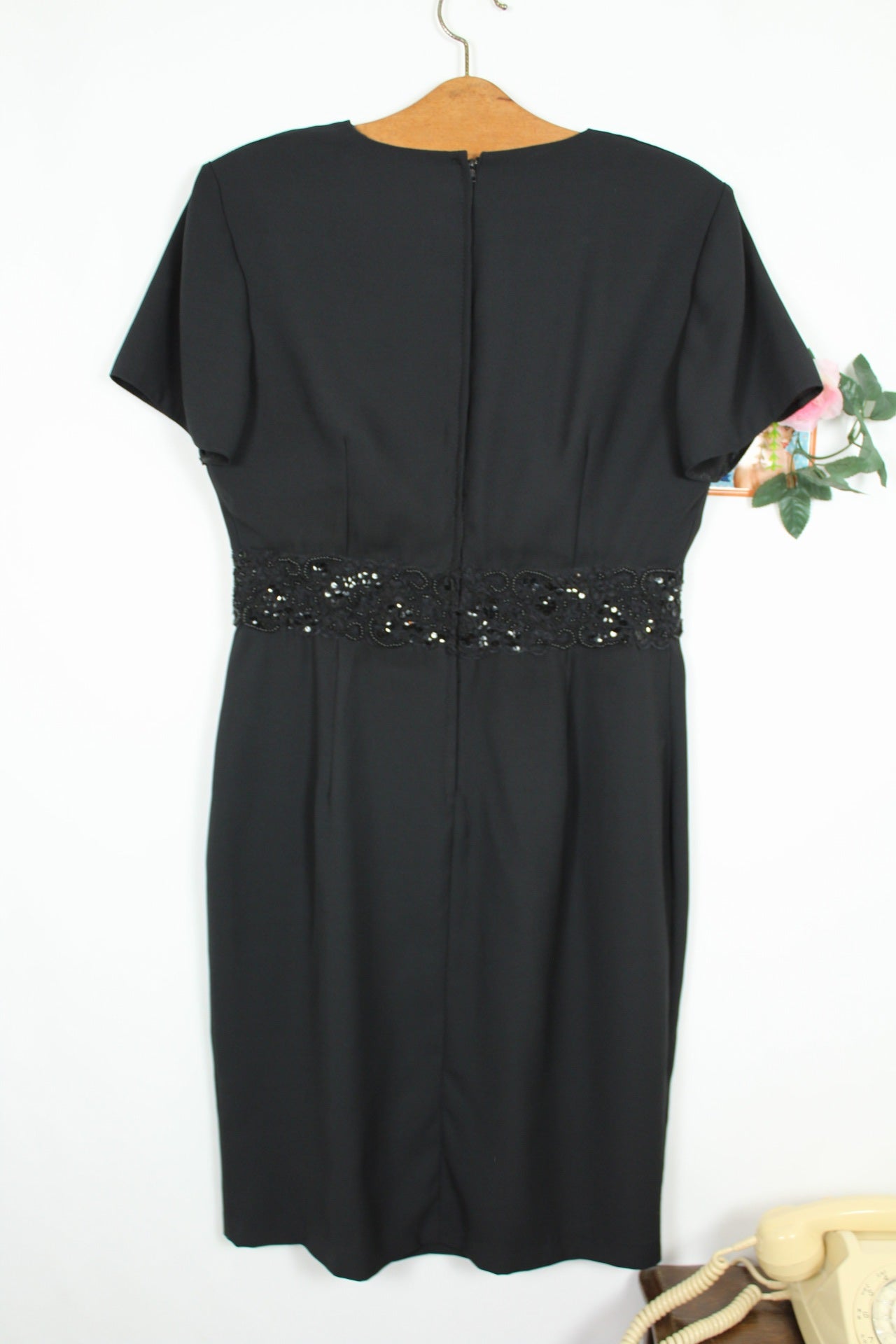 🌸🍒Robe noire vintage 90's ceinture perlée - élégante & coupe pin-up - Taille 38/40🍒🌸