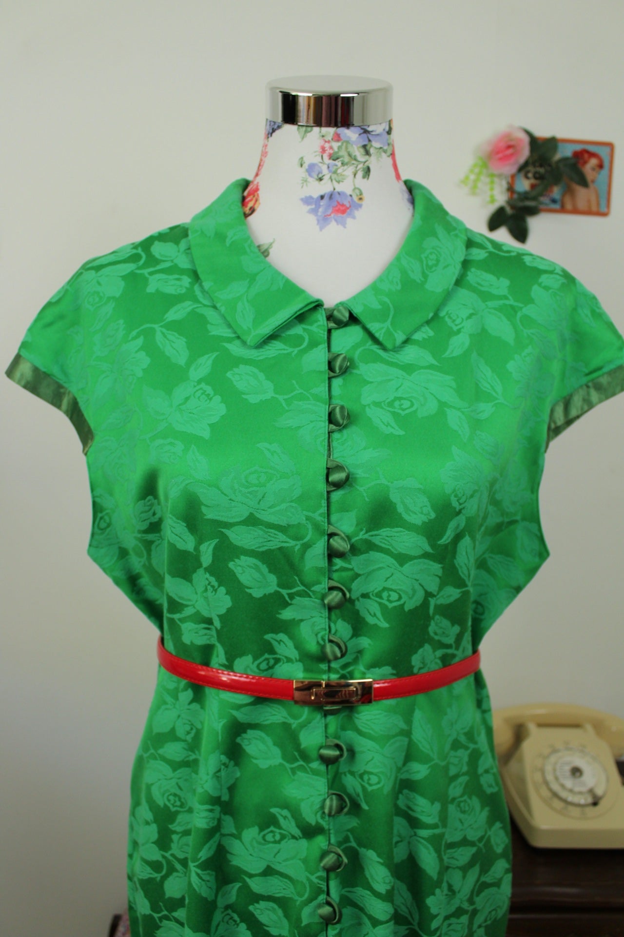 🌸🍒Robe vintage 80/90s romantique vert satiné & roses ton sur ton - Taille 40🍒🌸