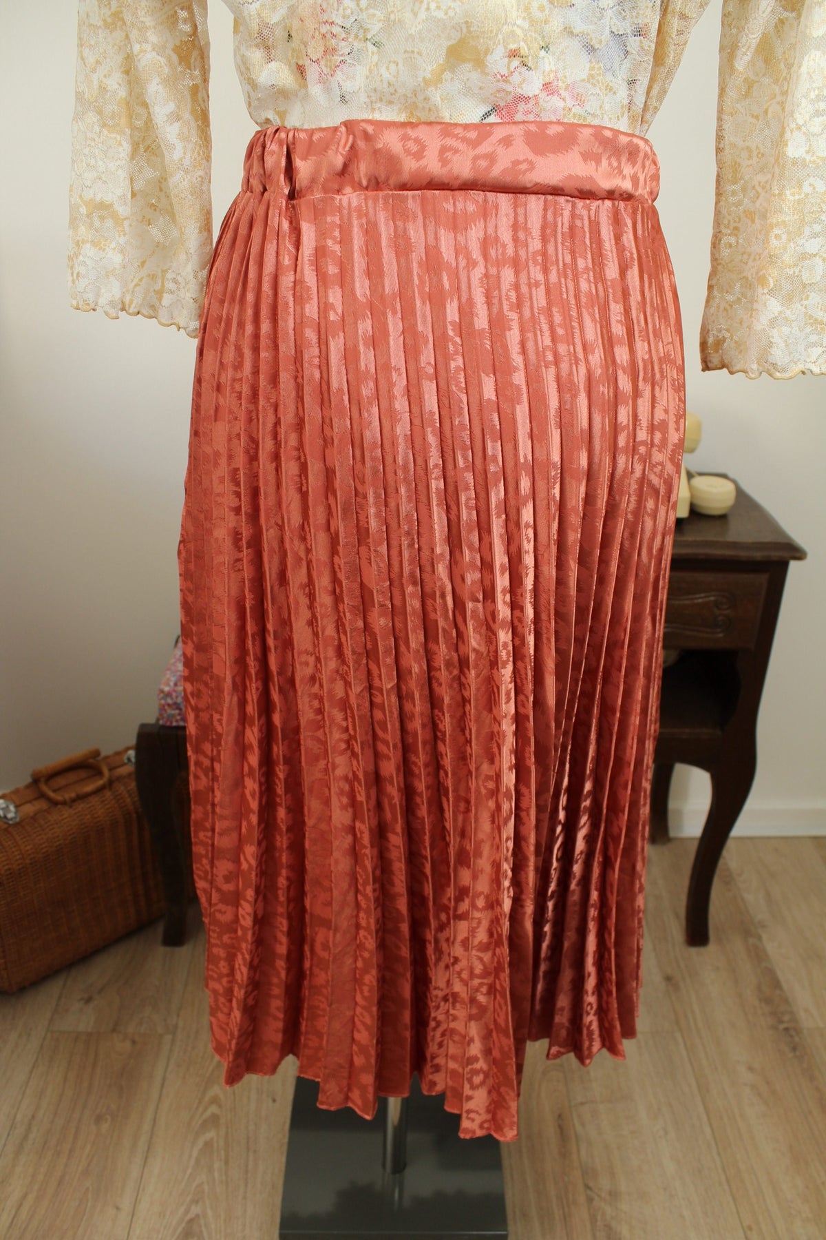 Jupe léopard vintage années 90 plissée made in Italy - terracotta & satinée - Taille 36/38