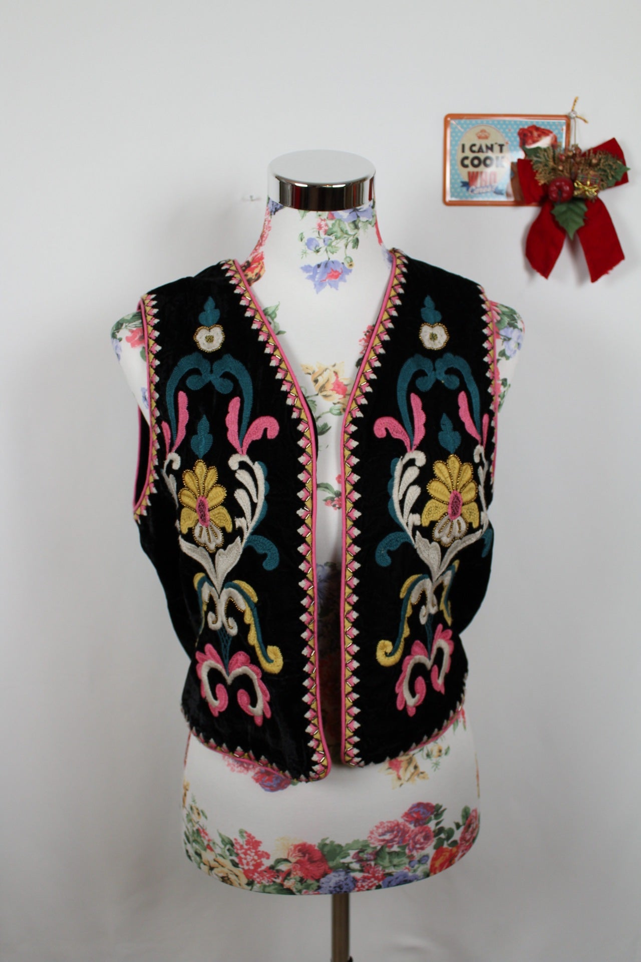 🌸🍒Gilet en velours brodé My Jewellery - pièce bohème chic fleurie 🍒🌸